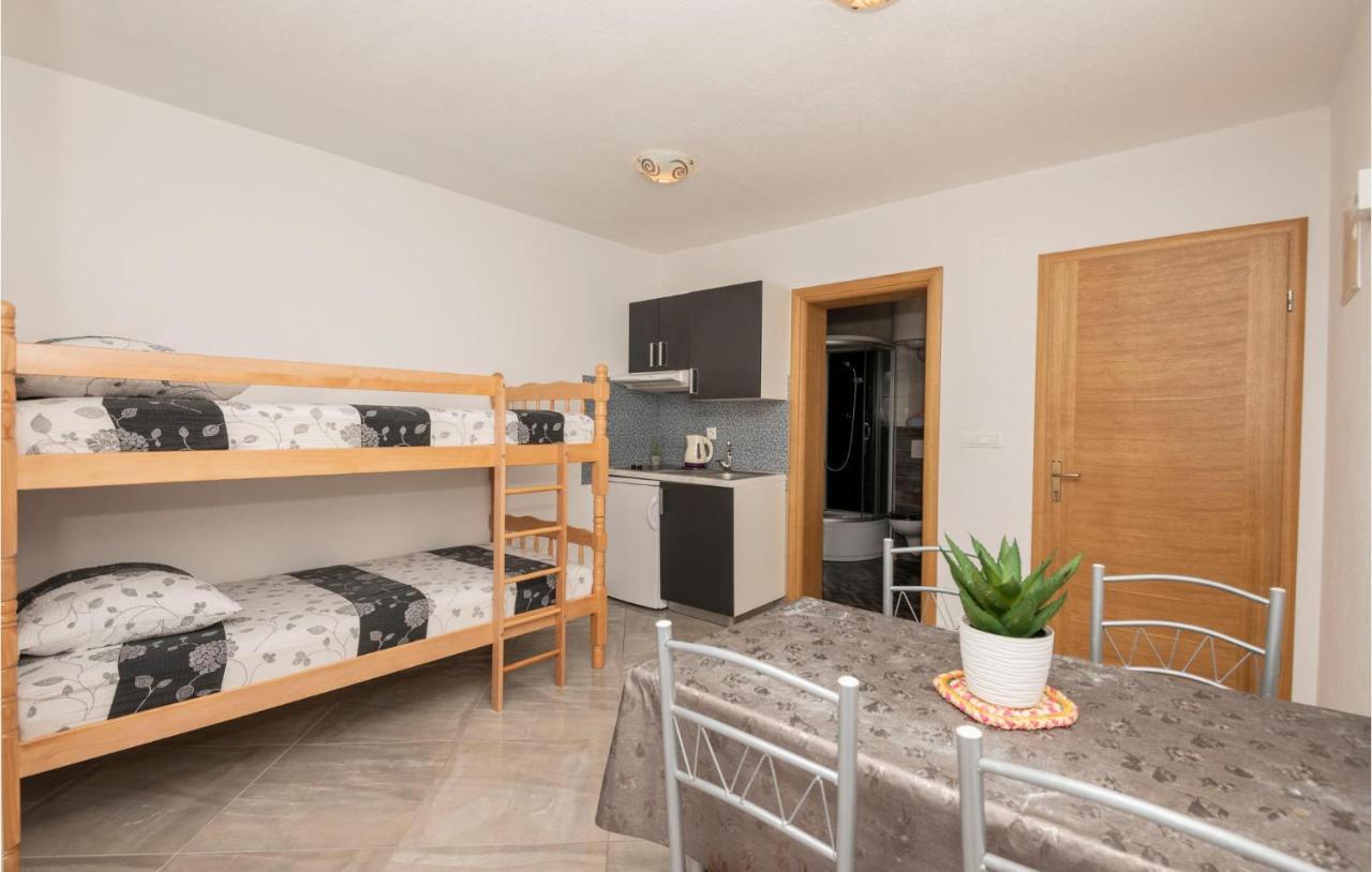 Beautiful Apartment In Krvavica With Kitchen Екстериор снимка